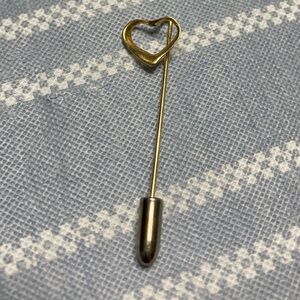 💛TODAY***$10***Vintage designer gold-toned heart lapel pin.